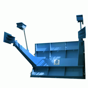 Comporta radial de setor pivotante para controle de nível de água em vertedouros e canais ou para regulagem e descarga de deságue de fundo de represas e reservatórios